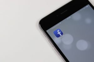 Facebook App Icon - Explore Feed erscheint